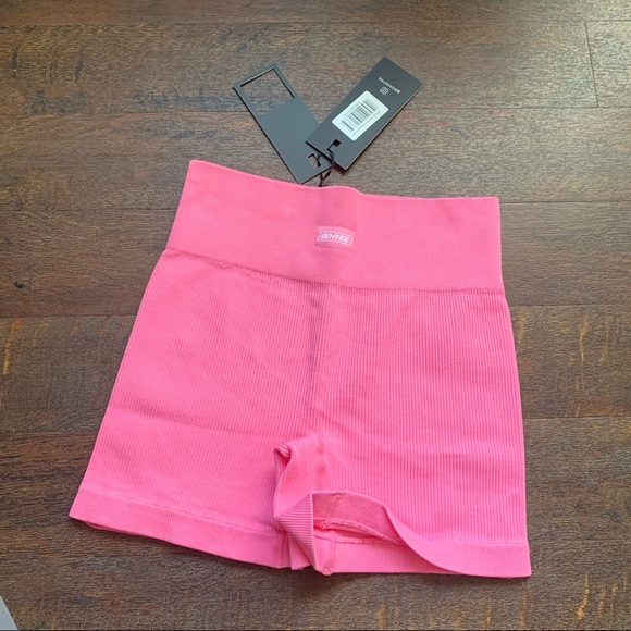 NWT Bo + Tee x Meggan Grubb Intense ribbed bike shorts - Picture 12 of 16